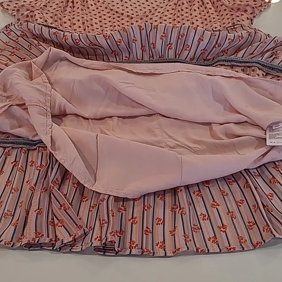 LIKE NEW Urban Outfitters Ragdoll Swing Boho Vibe Short Sleeved Mini Dress - Picture 6 of 13